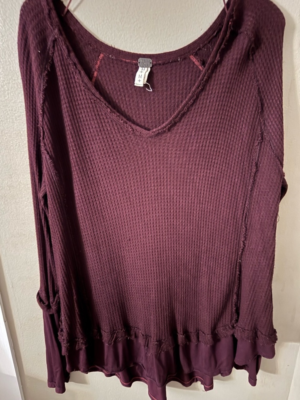 Free People We The Free Thermal Top M Burgundy Waffle Knit Ruffle Hem Boho